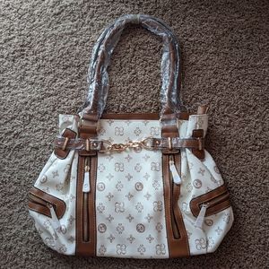 Brand new purse